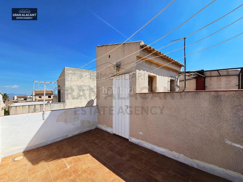 Foto 8a5dae6d-4829-4f02-8049-85a93375aabe. Casa soleado adosado junto a servicios en Monte Faro-Altomar II Santa Pola