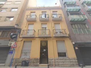 Edificio en Barrio del Centro. Solo inversionistas edificio en el centro de alicante con 8 vivi