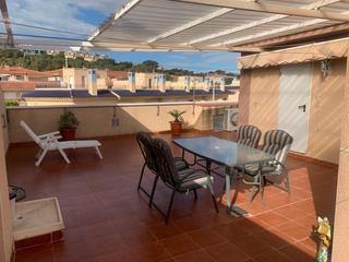 Lloguer Casa a Novamar - Mediterráneo. Alquiler anual  684295642  apartamento con terraza grande.