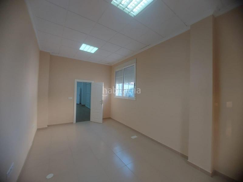 Foto b96e7254-a224-4b24-9641-42e0a3ce569d. Casa vivienda unifamiliar en esquina de planta baja y alta con soláriumbarbacoa en Orihuela