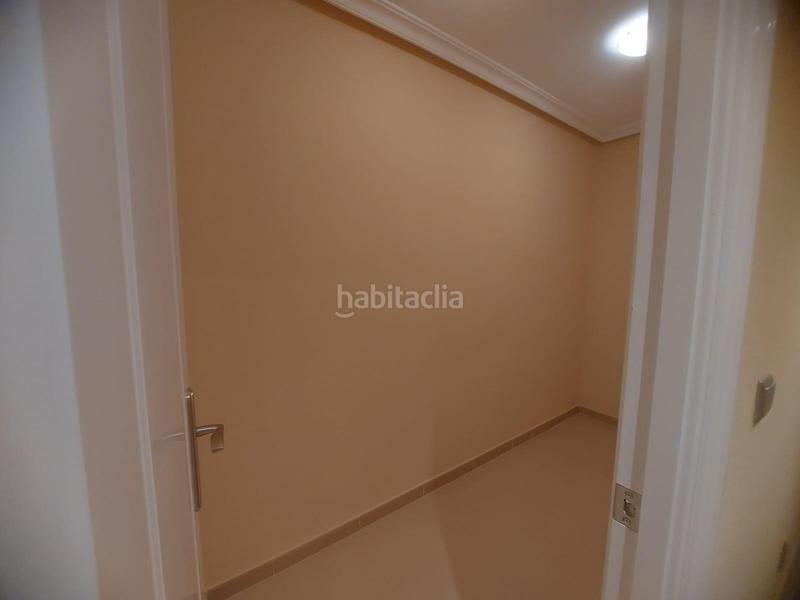 Foto babfa100-949f-4fa0-bc31-c09aecc938fc. Casa vivienda unifamiliar en esquina de planta baja y alta con soláriumbarbacoa en Orihuela