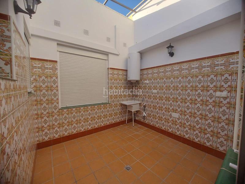 Foto fad61503-614d-4958-ab43-f5e07139e87b. Casa vivienda unifamiliar en esquina de planta baja y alta con soláriumbarbacoa en Orihuela
