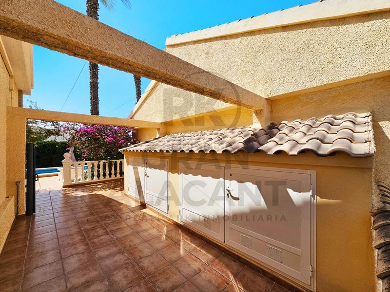 Foto 16e0a50a-7050-440b-97b5-df5e4fb88070. Chalet Monte y Mar bajo chalet independiente con piscina cerca del mar ! en Santa Pola