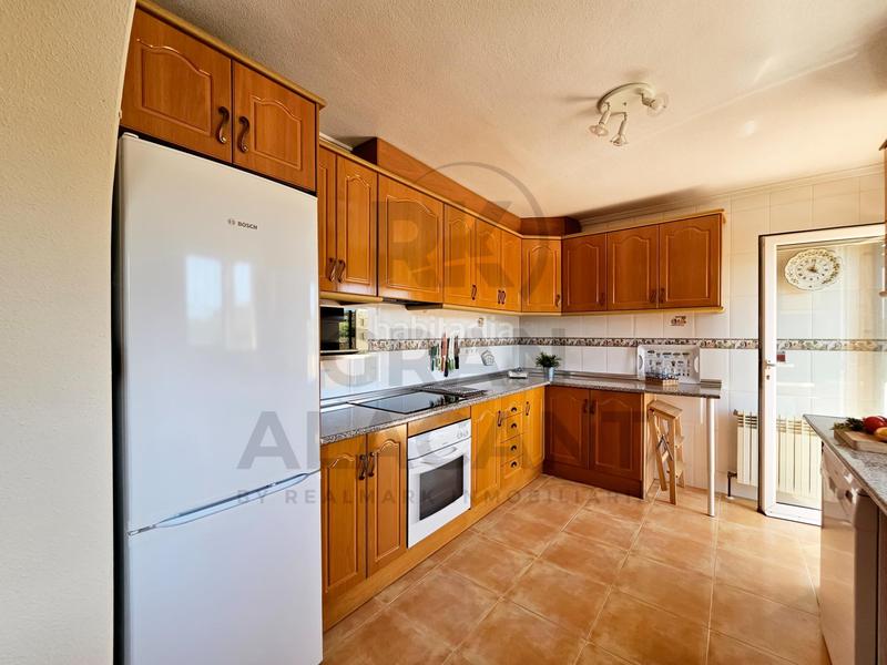 Foto 42841efc-d697-4999-81df-c2bcbf3bb7ee. Chalet Monte y Mar bajo chalet independiente con piscina cerca del mar ! en Santa Pola