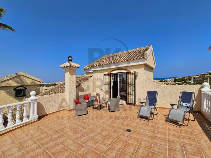 Foto 471cd7c2-366b-412d-96f4-a3bb15caedd2. Chalet Monte y Mar bajo chalet independiente con piscina cerca del mar ! en Santa Pola