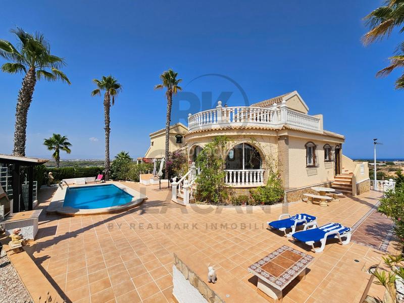 Foto 8be6ae83-0d1e-41e7-ad89-aabea4bea6e9. Chalet Monte y Mar bajo chalet independiente con piscina cerca del mar ! en Santa Pola