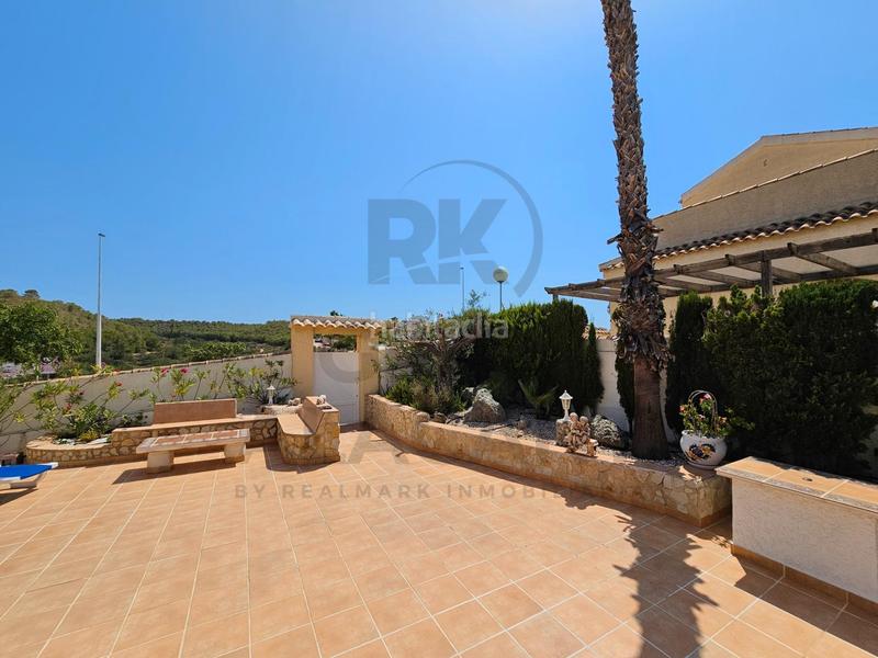 Foto 9bebc4be-bbf2-4f15-adc2-ac05f1f93bee. Chalet Monte y Mar bajo chalet independiente con piscina cerca del mar ! en Santa Pola