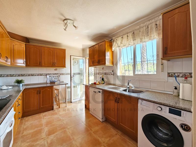 Foto b6fac513-a6d2-4230-94b5-31e25d8d7dff. Chalet Monte y Mar bajo chalet independiente con piscina cerca del mar ! en Santa Pola