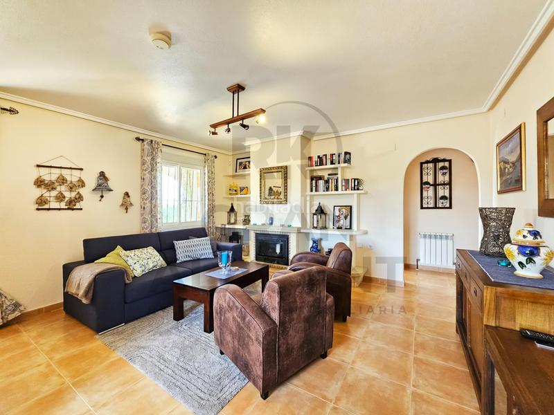 Foto b73f4eae-6ff3-4184-92b3-b18ac61b1205. Chalet Monte y Mar bajo chalet independiente con piscina cerca del mar ! en Santa Pola