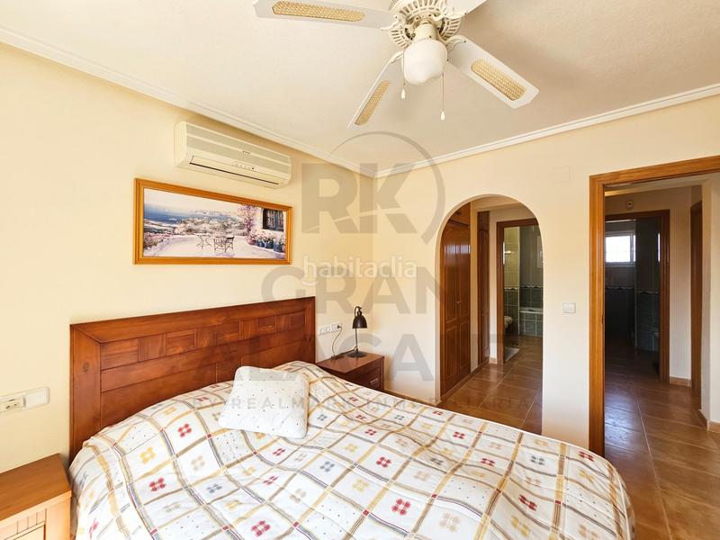Foto b91476be-dd7b-43a1-ac9a-f636b3a9f285. Chalet Monte y Mar bajo chalet independiente con piscina cerca del mar ! en Santa Pola