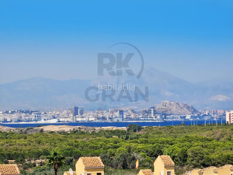 Foto c603707d-8897-46ad-9c9c-7b6fd866978f. Chalet Monte y Mar bajo chalet independiente con piscina cerca del mar ! en Santa Pola
