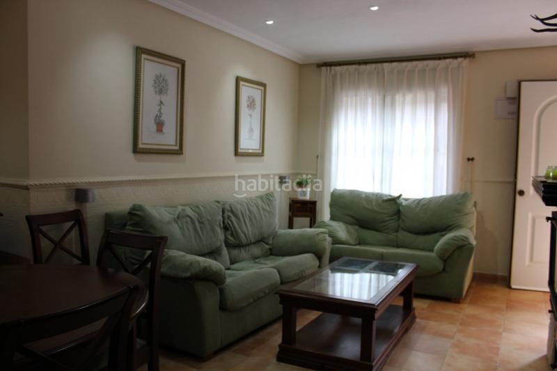 Foto fb1bb658-1556-423e-a7cb-fab3148a8f03. Casa te presentamos una oportunidad única para vivir en Santa Pola