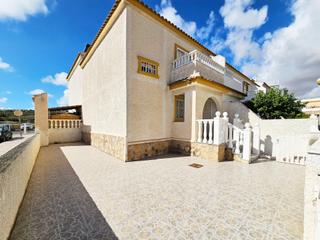 Maison  Avenida polonia 280. Hermosa esquina con amplia terraza, parking y piscina
