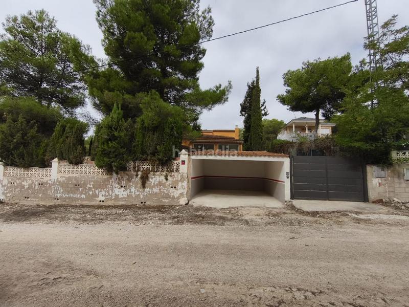 Foto 5bdc9e2a-68fe-4672-b798-7e75a80a3548. Chalet  , urbanizacion terol, totalmente reformado 4 dormitorios, 3 baños uno en suite en Tibi