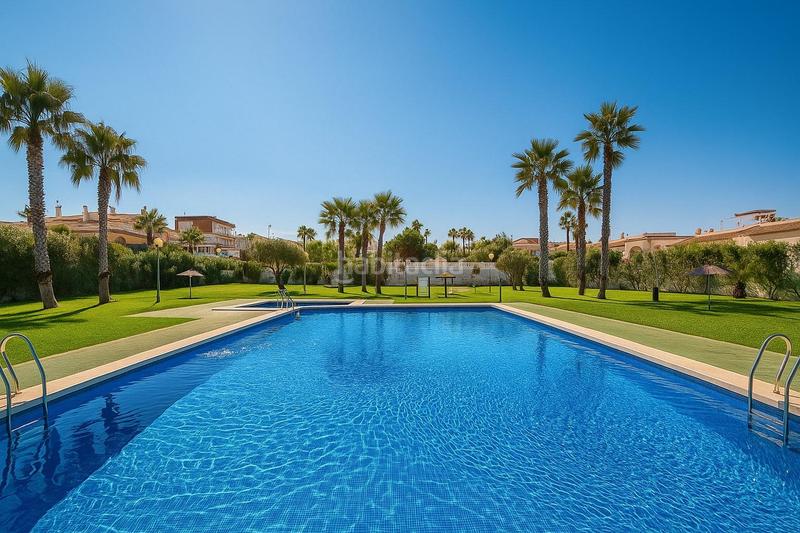 Foto 35b95e3e-9255-4d16-bdf8-4a7d461bd8c1. Maison avec chauffage parking piscine dans Monte y Mar Santa Pola