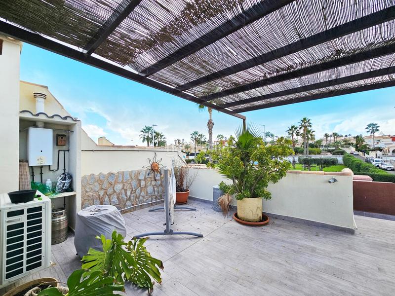 Foto 5d8fa85d-d7d7-4e5c-807f-aca0a3bdabec. Maison avec chauffage parking piscine dans Monte y Mar Santa Pola