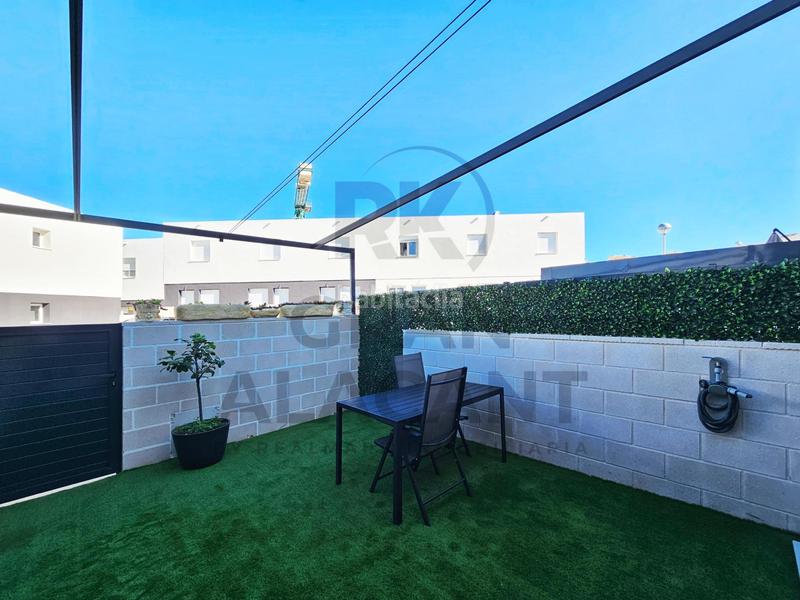 Foto 3ae84fde-4688-4e4c-84d8-24f334d850d1. Maison avec parking piscine dans Monte y Mar Santa Pola