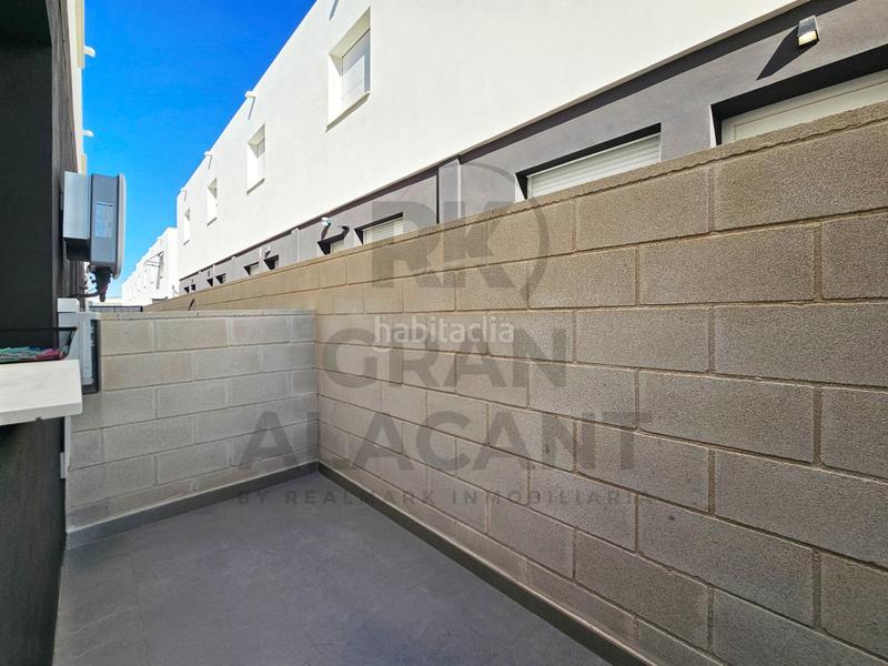 Foto 0a7f879a-790b-4434-a94e-f6ffcc73de10. Casa con parcheggio piscina in Monte y Mar Santa Pola