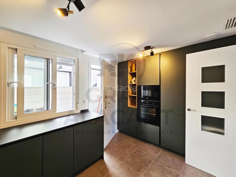 Foto 70008cc0-4547-4259-be14-4602bf05ee14. Casa con parcheggio piscina in Monte y Mar Santa Pola