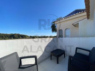 Casa a Avenida carabasi del 1. Bungalow en costa hispania con vistas al clot de galvany y a 300