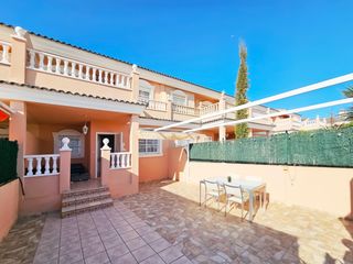 Maison à Carabasi del 9. Bungalow con vistas privilegiadas al clot de galvany naturaleza,
