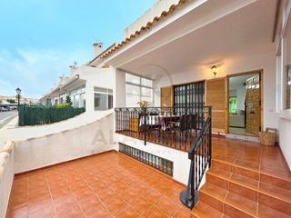 Haus in Monte Faro-Altomar II. Adosado en esquina con gran sótano y terrazas en don pueblo  gra