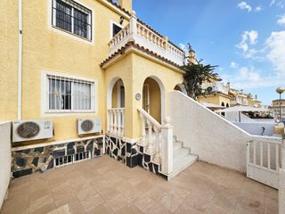 Casa  Carabasi del. Adosado con solárium privado y sótano en monte y mar, gran alaca