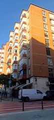 Pis  Passeig dels almogàvers. Piso muy luminoso de 3 hab en la creu de barberà