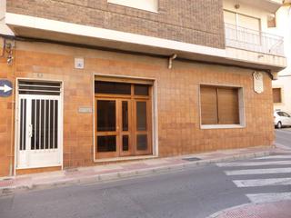 Local commercial à Medico cortes 2. Local en venta en sax