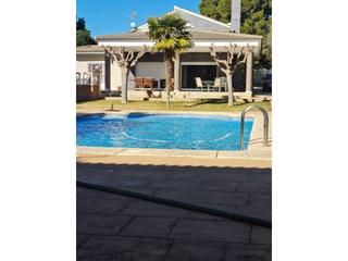 Xalet a Polígono el castillo 5. Venta de villa en sax