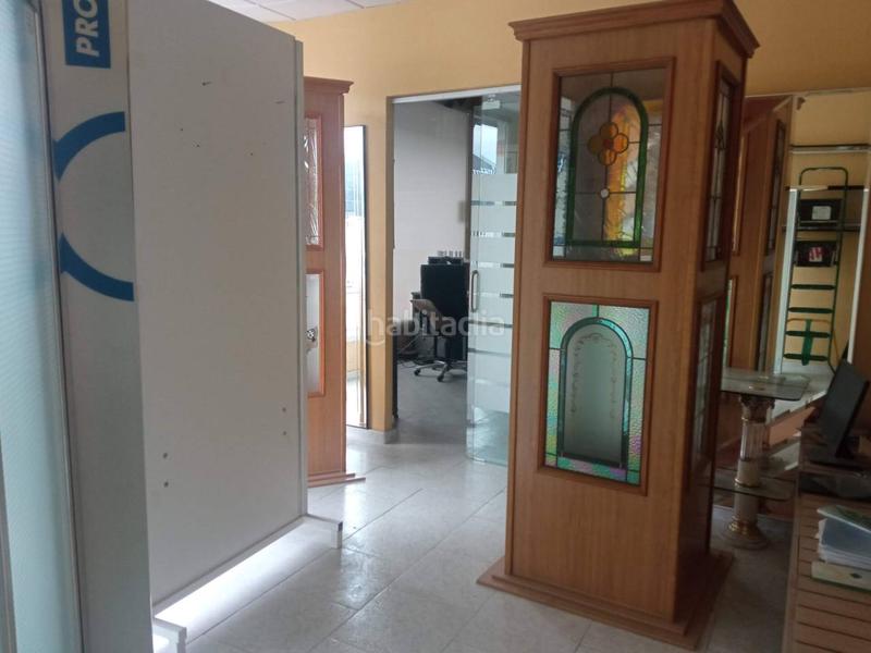 Foto a3ead4a6-f600-47cd-9e07-a574c49e7991. Nau industrial a Petrer