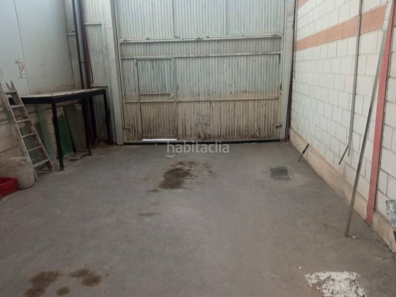 Foto f22c5b10-fbdd-4a3d-9fbd-dd90fd5356d0. Nau industrial a Petrer