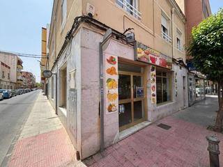 Business premise  Pablo iglesias. Se vende ampli local
