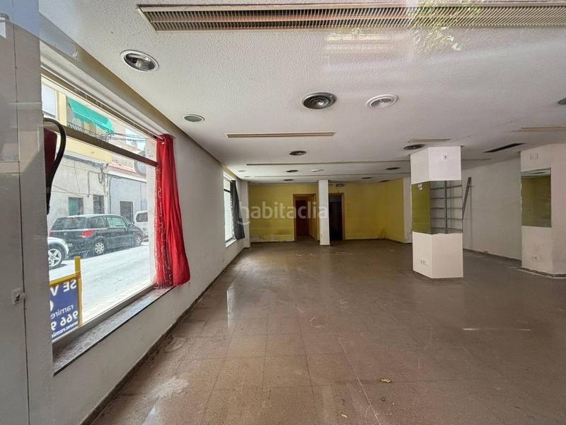 Foto df9c305a-a4e8-48f2-b846-d95e65b0ba86. Local comercial se vende ampli local en Fraternidad Elda