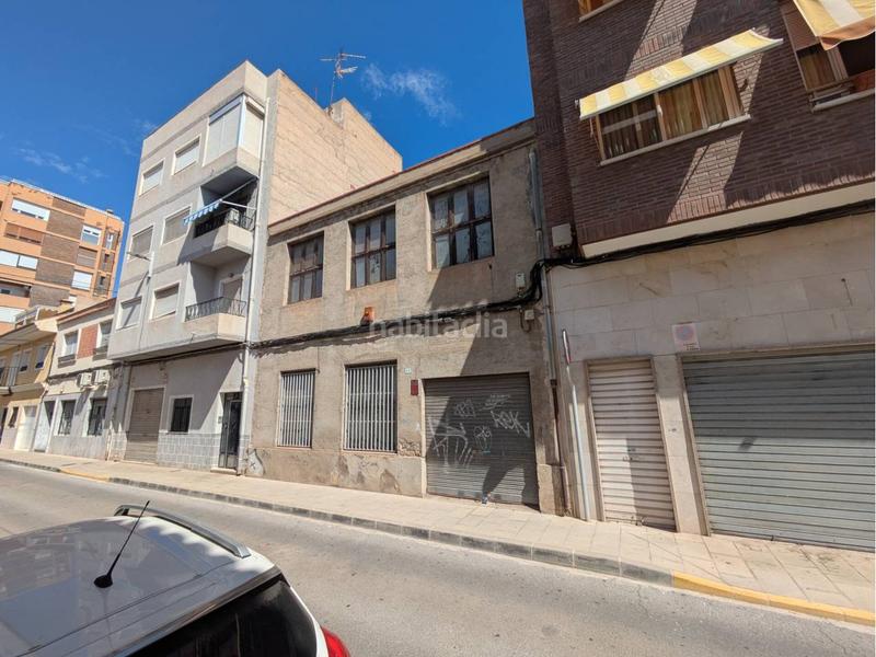 Foto e27d1374-010a-4478-a5c0-bdffe3aa679d. Casa amb aparcament a Plaza Castelar - Mercado Central Elda