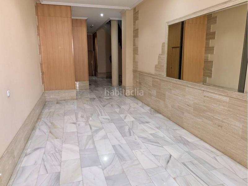 Foto b9e91f43-11c0-4743-93e8-7351cef64f58. Flat with parking in Centro Elda