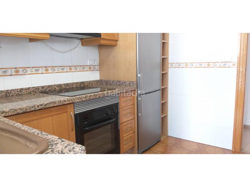 Foto d8c1a350-a748-4c32-9073-a985b9fc3e79. Flat with parking in Centro Elda