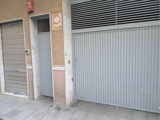 Parking coche  Calle cura abad 24. Garaje en venta en elda