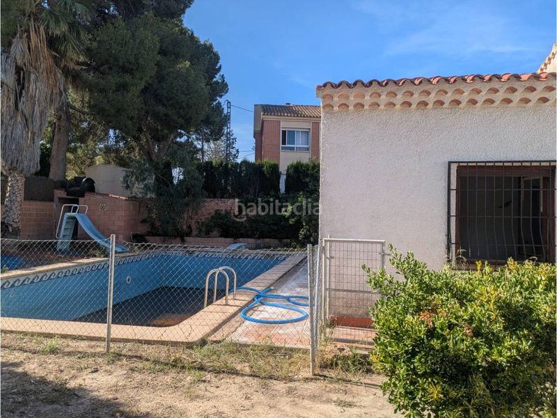 Foto 4c8ca556-7dea-4fb5-a981-592d89e670b2. Xalet amb aparcament piscina a Campo Alto-Club de Campo Elda