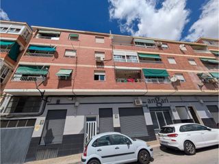 Appartement  Calle golondrinas. Venta de piso de 3 habitaciones en elda