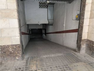 Parking voiture  Calle emilio rico. Garaje en venta en elda espacio cerrado con trastero
