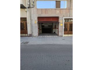 Rent Car parking in Calle antonino vera 61. Garaje en alquiler en elda