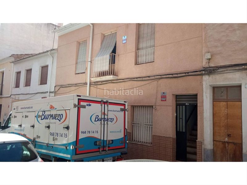 Foto f9cffe49-0cfb-4b46-bec1-ac72b107dca5. Chalet con riscaldamento in Centro Elda