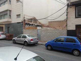 Terreny residencial a Pablo iglesias 92. Solar en venta en elda