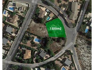 Terreny residencial a Corcega 4. Parcela en venta en urbanización loma bada