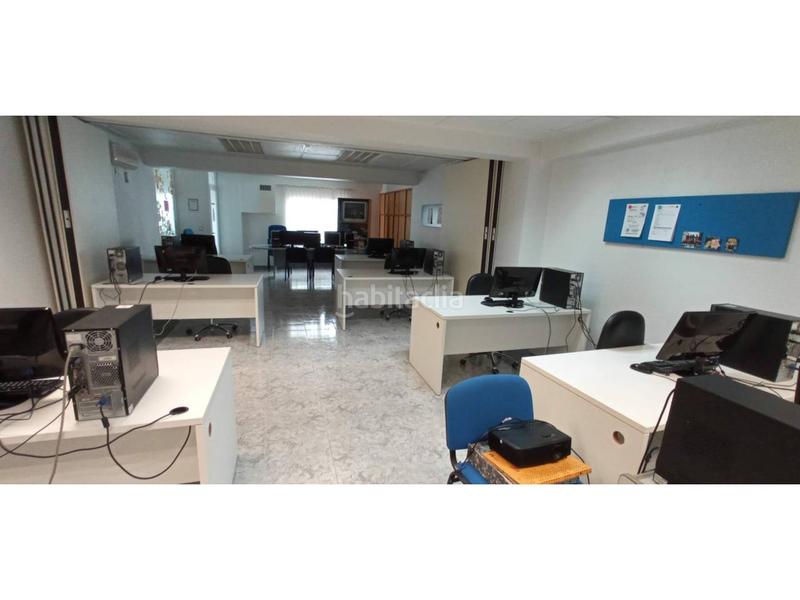 Foto 020b35f8-3839-417a-90c8-07cf2a1e8f4c. Bureau dans jaime balmes 68 dans Petrer