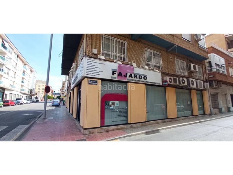 Foto a3aba6fc-dc3b-4b78-9e2f-9cc64000e5f0. Bureau dans jaime balmes 68 dans Petrer