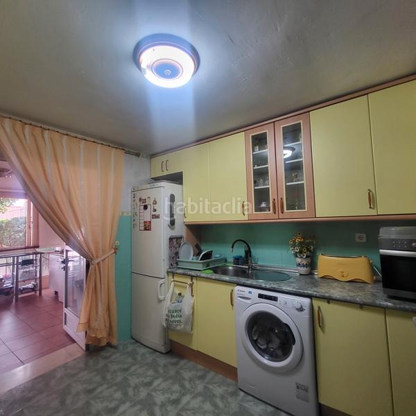 Foto a68adb7c-a934-4988-b41a-17e27dd2dc31. Casa amb calefacció aparcament a Los Robles Seseña