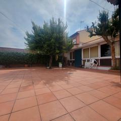 Casa a Los Robles. Casa  seseña centro