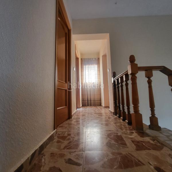 Foto f50026b1-fea2-4422-ba78-23f65e6a8465. Casa amb calefacció aparcament a Los Robles Seseña